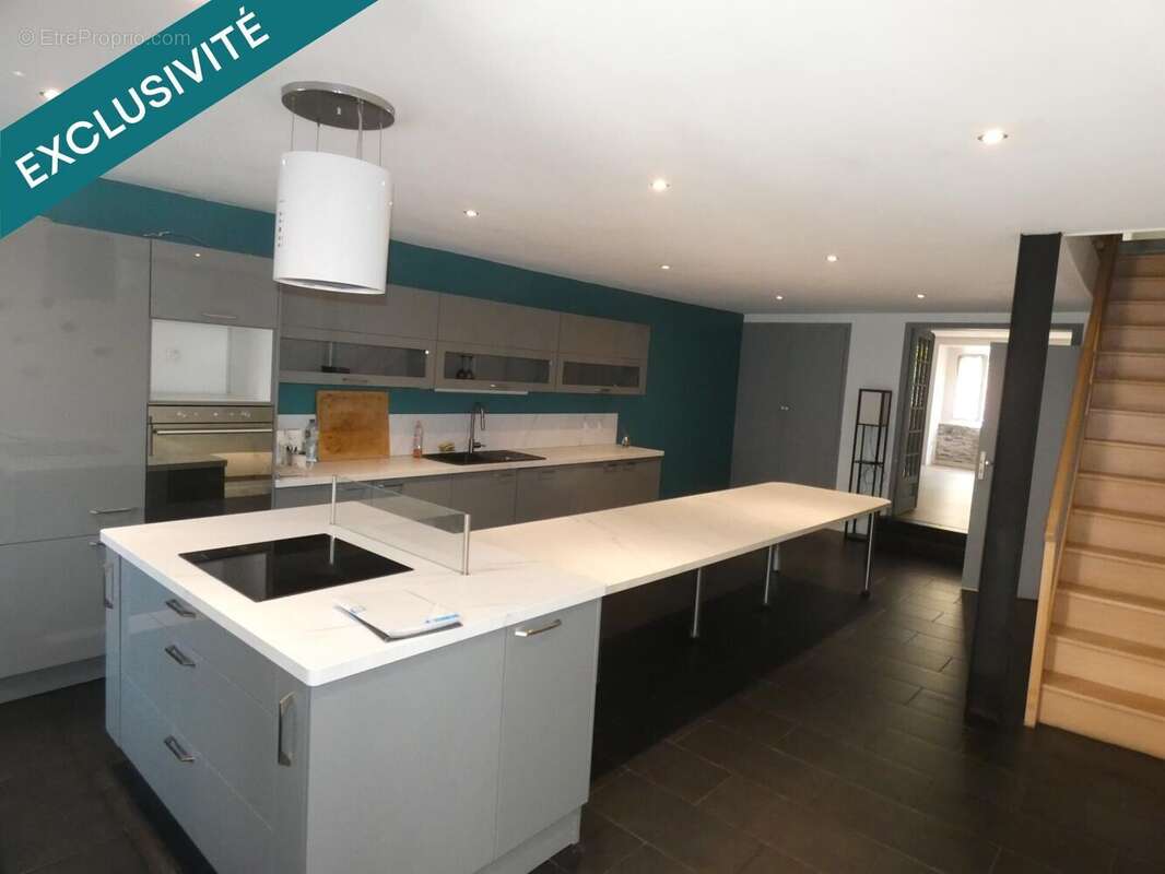 Maison 165 m² à Carmaux  - photo 2