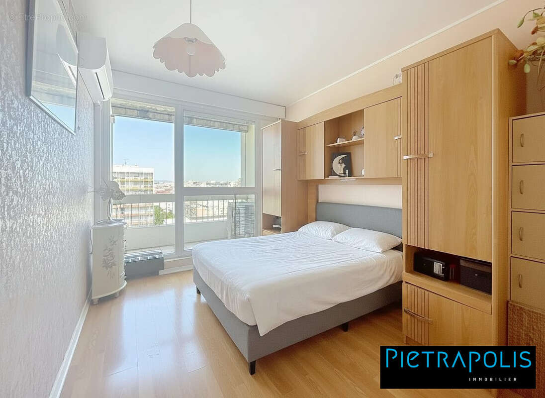 Aménagement non contractuel - Appartement à VILLEURBANNE
