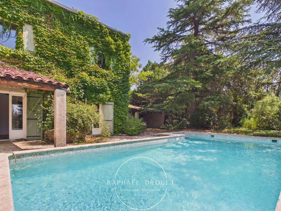 Au cœur de la campagne du luberon – propriete de 208 m2 avec piscine sur 5600 m2 de terrain - photo 27