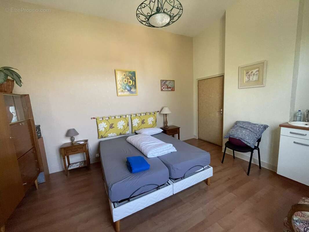 Maison à MONTREUIL-BELLAY