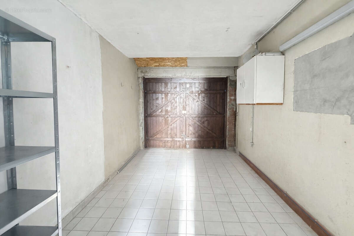 Maison à SAINT-LAURENT-DE-LA-SALANQUE