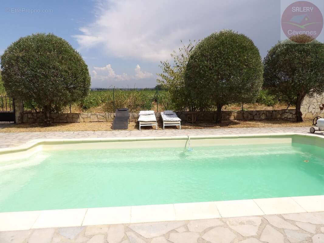 Batisse en pierre avec 5 chambres et une piscine - photo 10