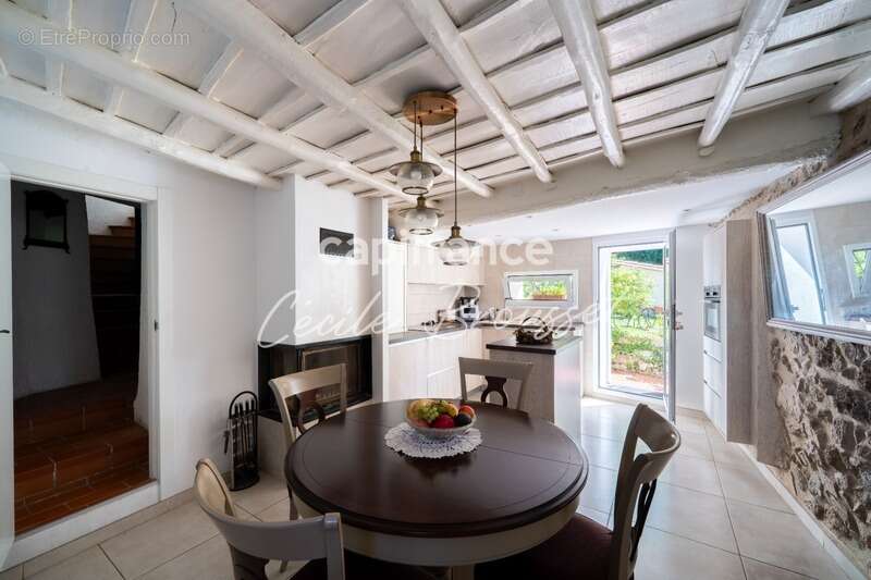 Maison à SAINT-LAURENT-DE-CERDANS