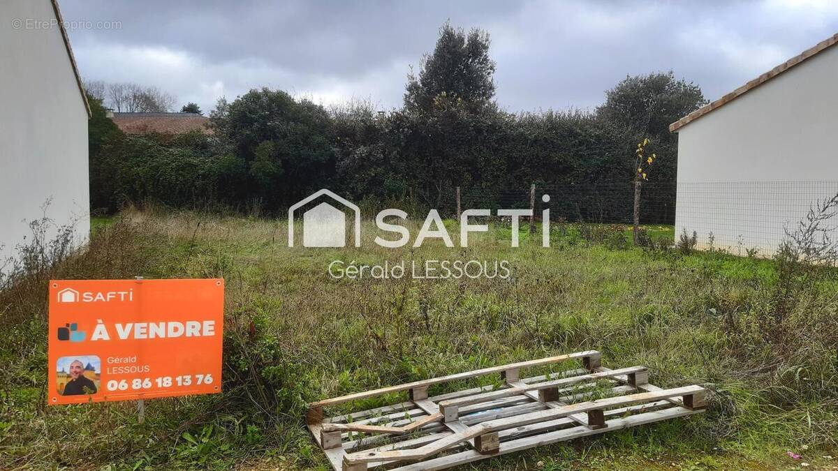 Photo 1 - Terrain à POITIERS