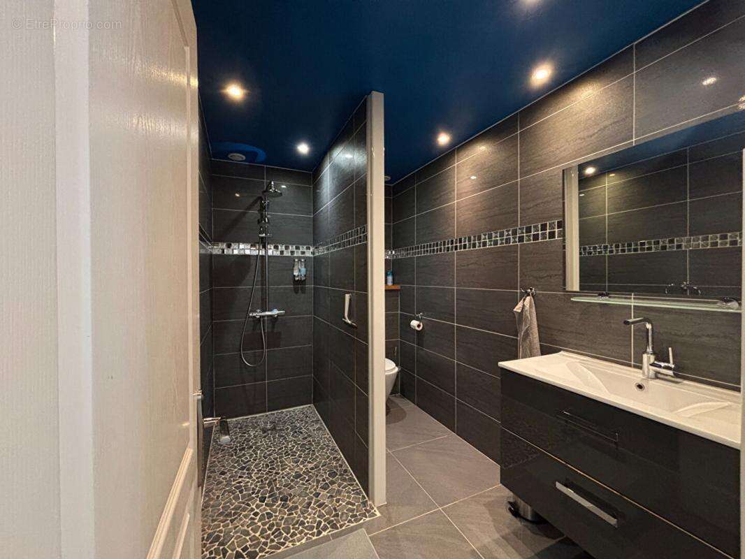 Appartement à LA GARENNE-COLOMBES