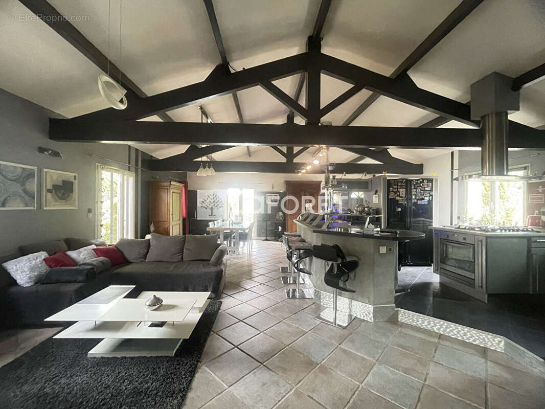 Maison à SAINT-GEORGES-DE-DIDONNE