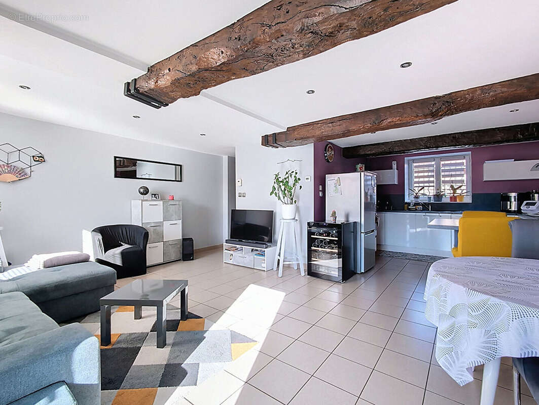 Appartement à BELLEVILLE