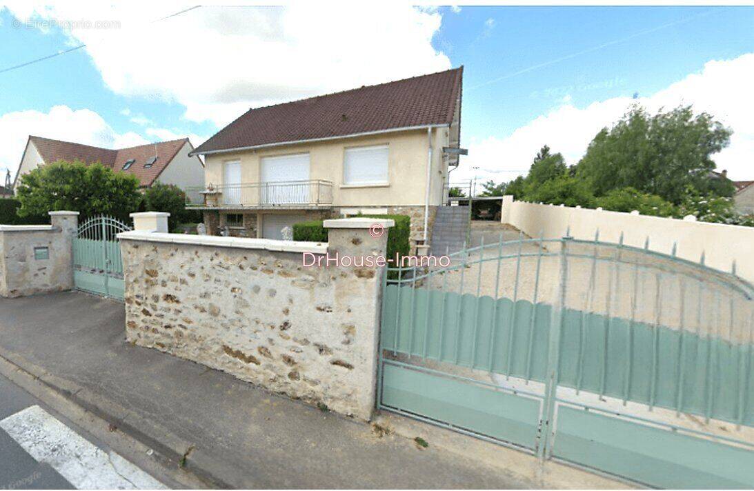 Maison à CRECY-LA-CHAPELLE