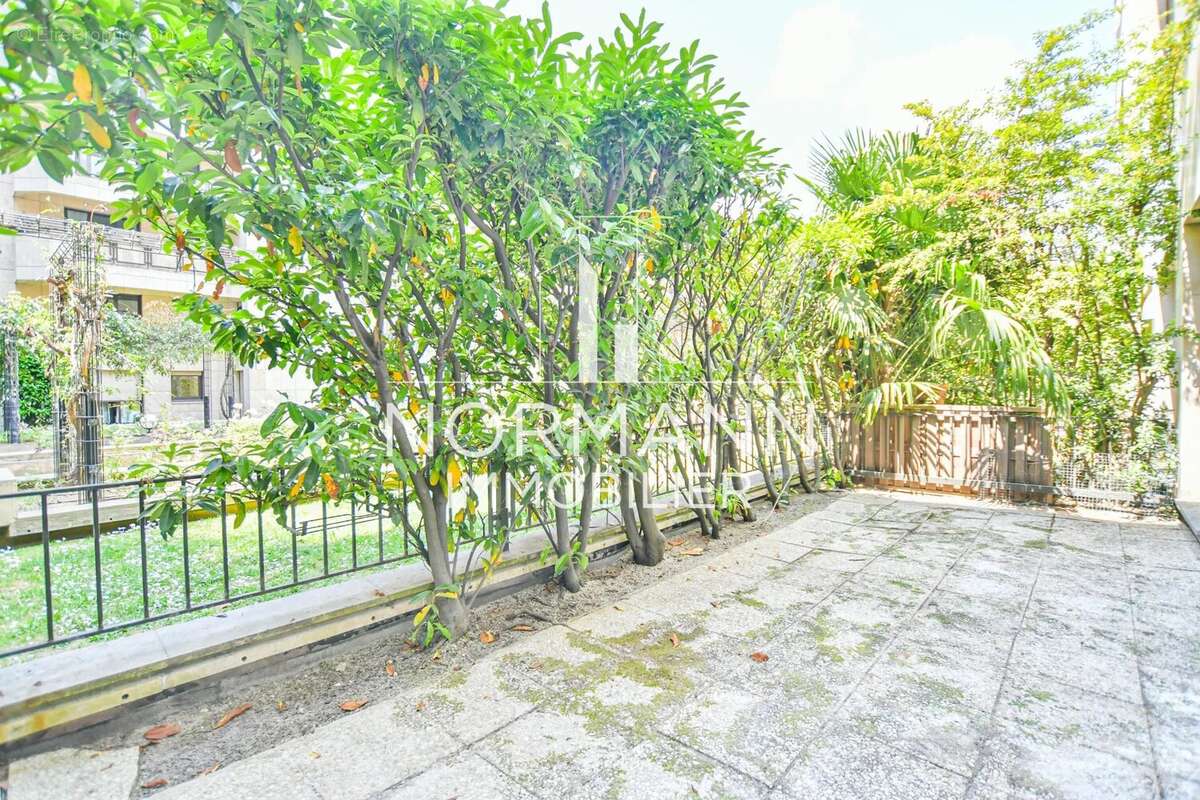 Appartement à LEVALLOIS-PERRET