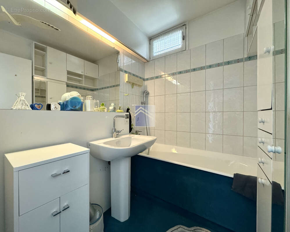 Appartement à COURBEVOIE