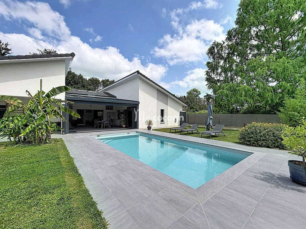 Maison à MONTAGNAT