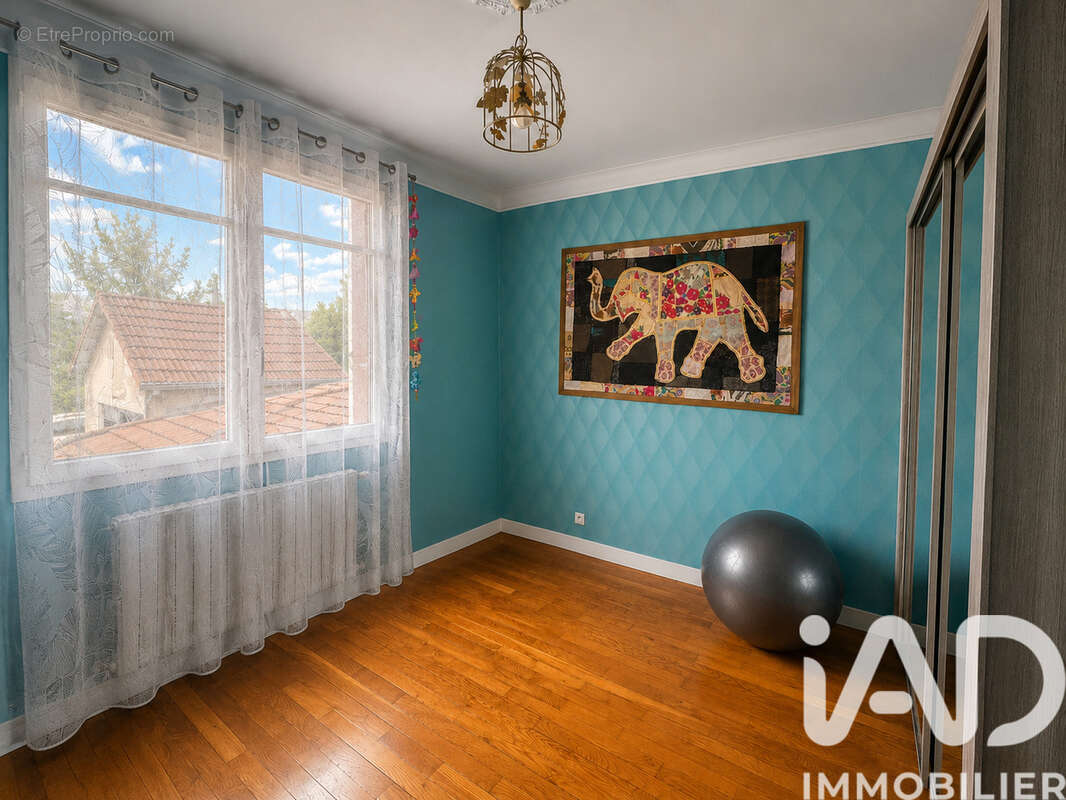 Maison 120 m² à Sainte-Genevieve-Des-Bois  - photo 7
