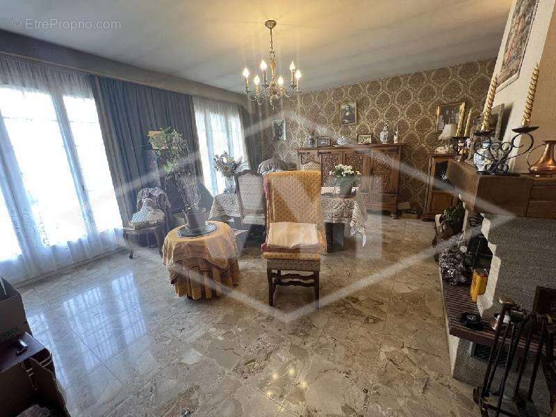 Maison à COMBS-LA-VILLE