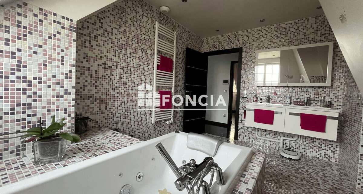 Maison à ORMESSON-SUR-MARNE