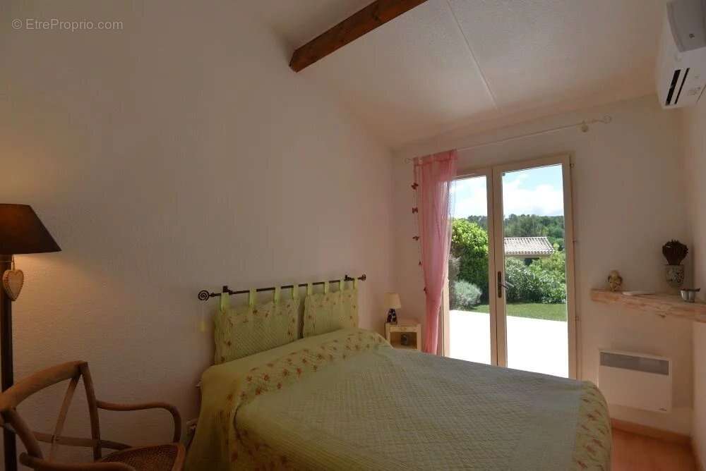 Maison à TOURRETTES