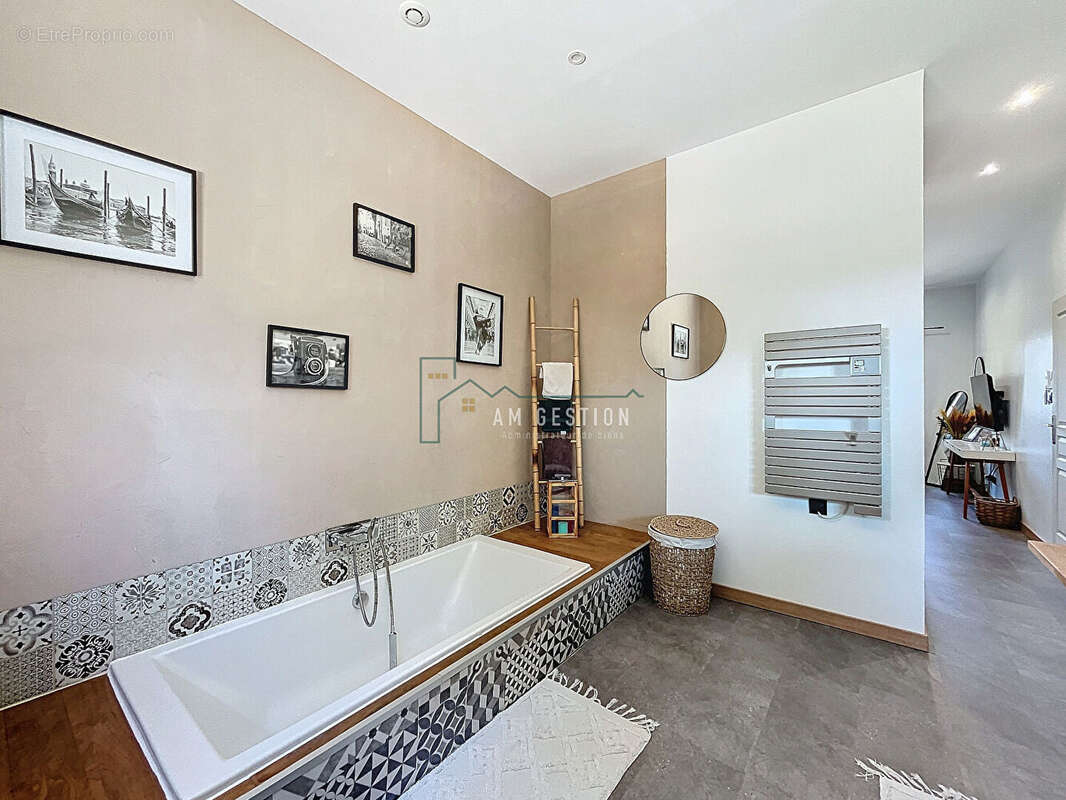 Maison à ABJAT-SUR-BANDIAT