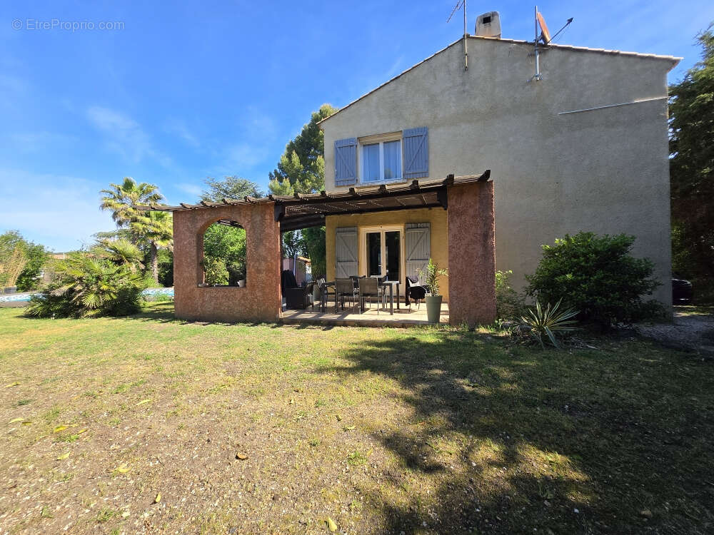 Maison à LEZIGNAN-LA-CEBE