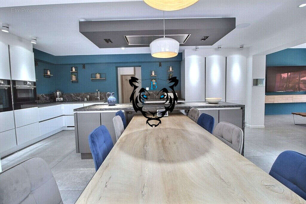 Maison à ROQUEBRUNE-SUR-ARGENS