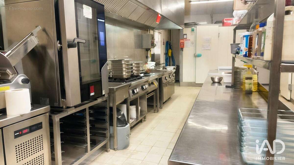 Photo 8 - Commerce à LE PONTET