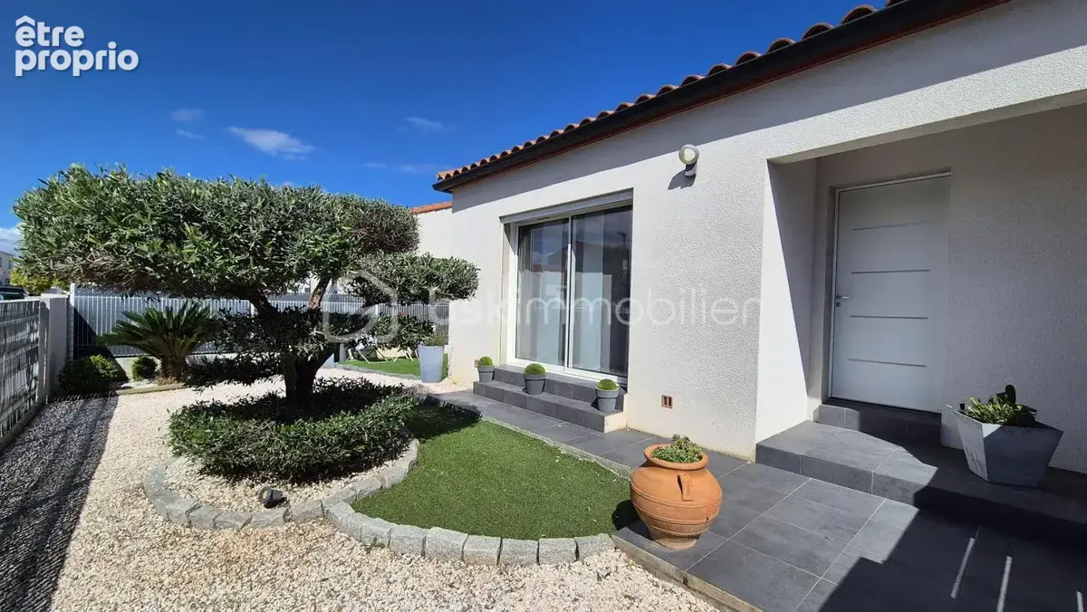 A vendre villa trois faces recente de 82m² sur terrain de 286m² a elne - en plain pied - deux chambres - garage - aucun travaux  - photo 2