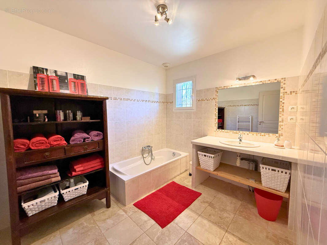 Maison à FORCALQUIER