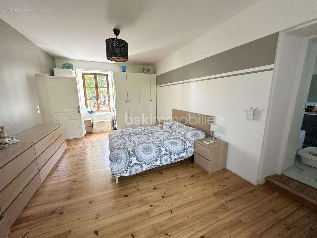 Maison à MOISSY-CRAMAYEL