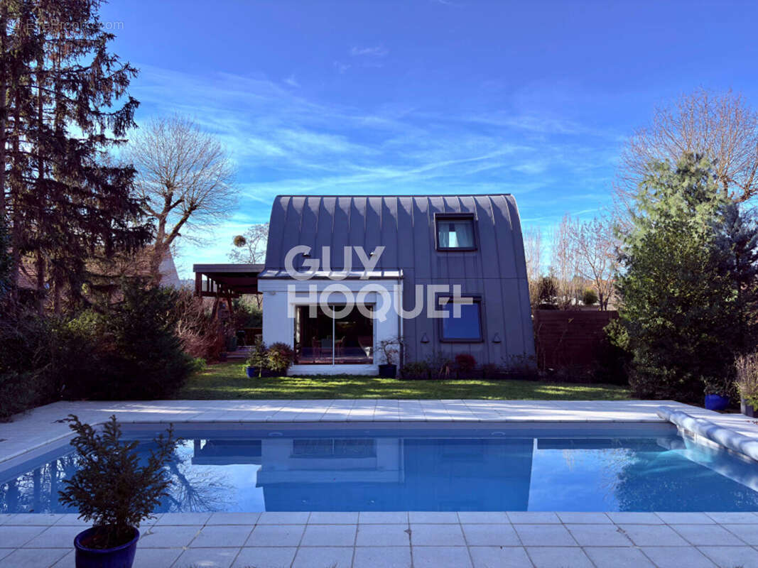 Maison à SAINTRY-SUR-SEINE