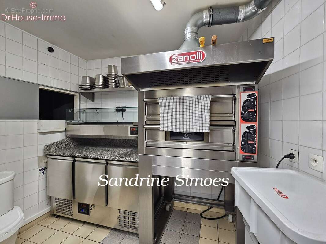 Commerce 165 m² à Saint-Savin  - photo 10