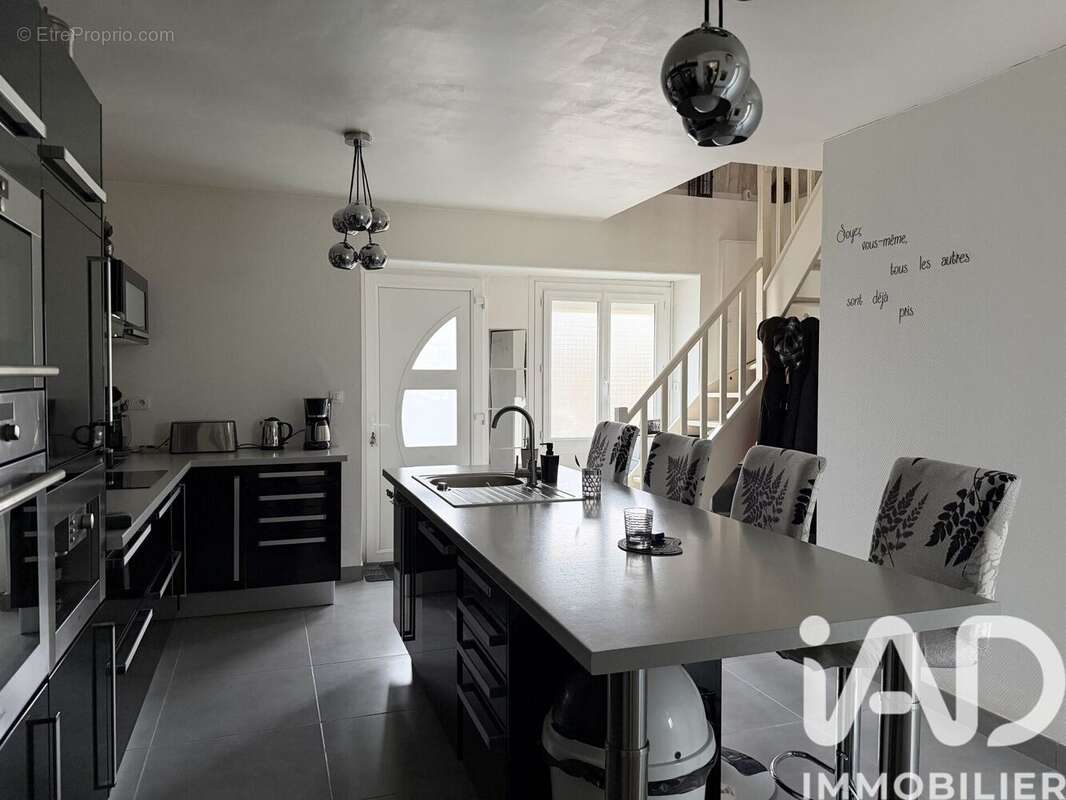 Photo 2 - Maison à CORDEMAIS