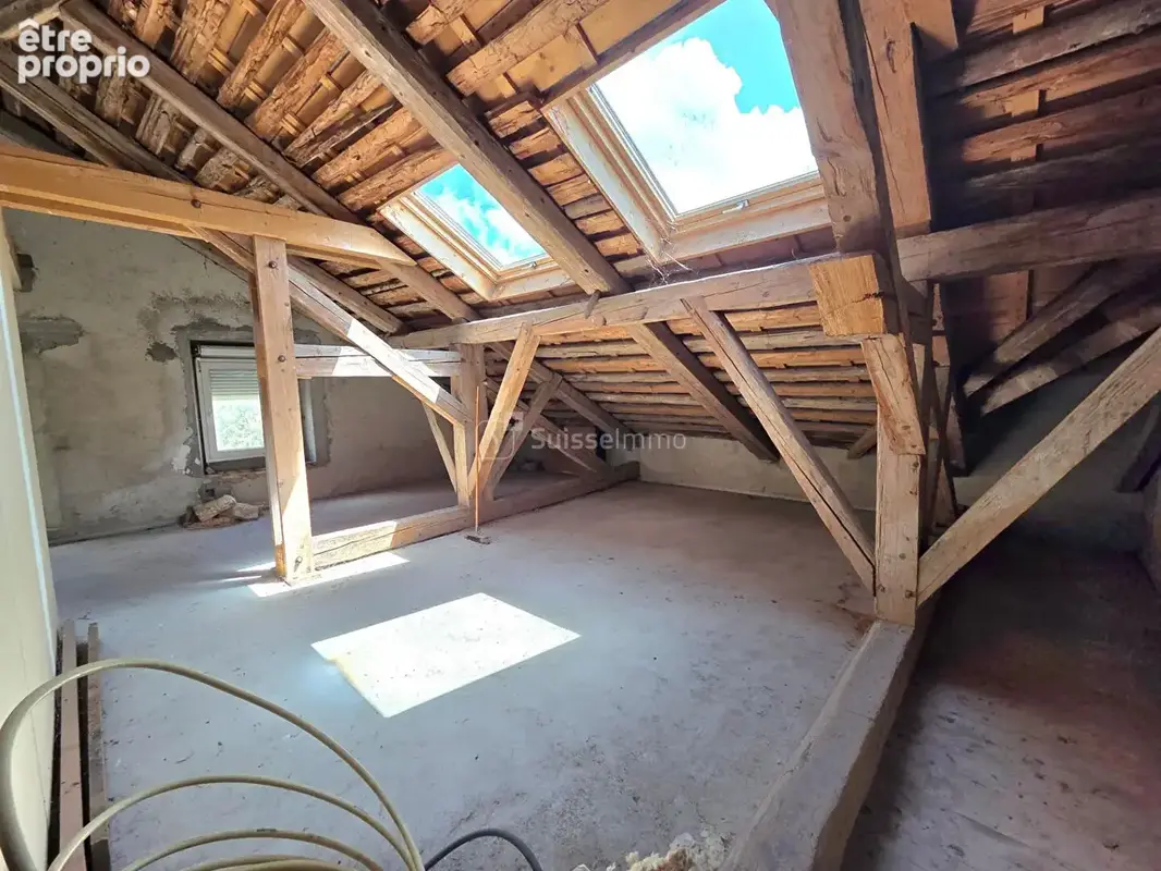 Appartement / plateau  t5 110 m² 89000 euros - photo 2