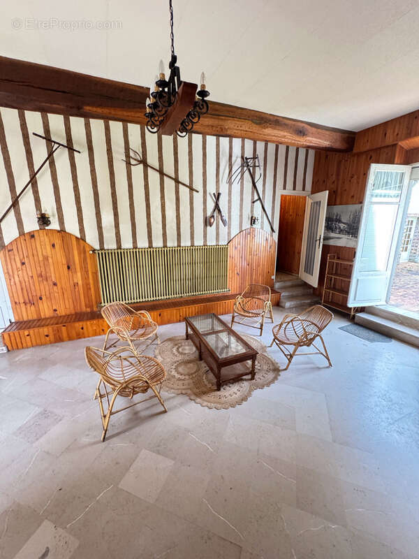 Maison à EGREVILLE