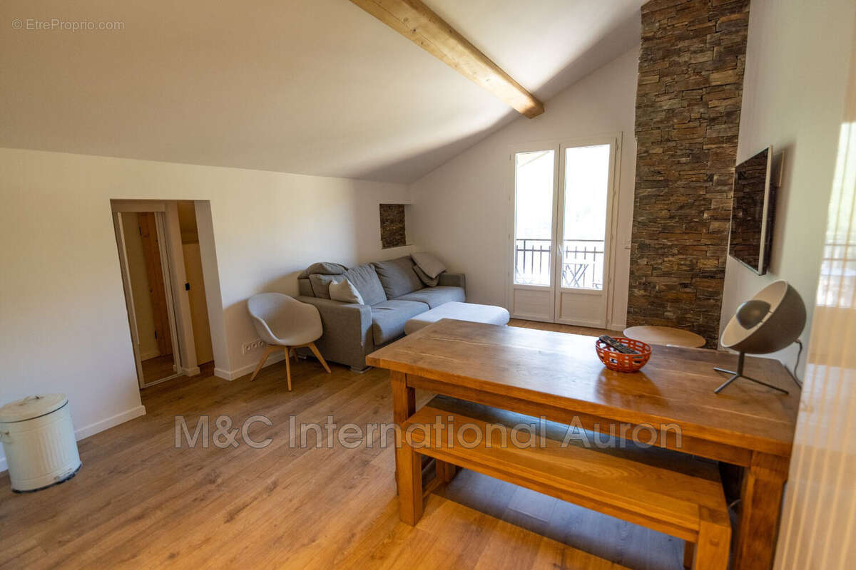 Appartement à SAINT-ETIENNE-DE-TINEE