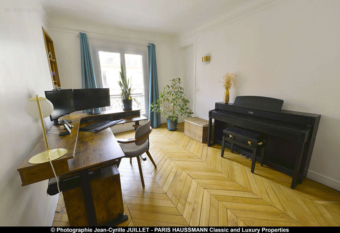 Appartement à PARIS-8E