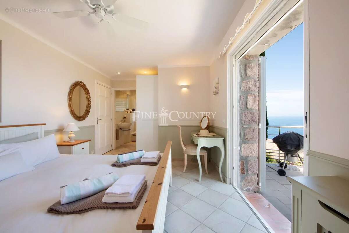 Maison à THEOULE-SUR-MER