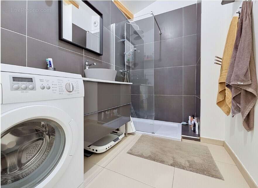 Appartement - Duplex - 2 Chambres - Cave - Place de parking privative en sus - Proche commodités - photo 13