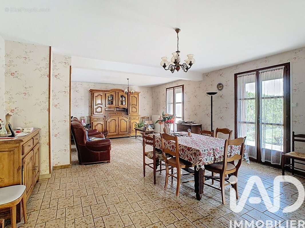 Maison 178 m² à Clamanges  - photo 6