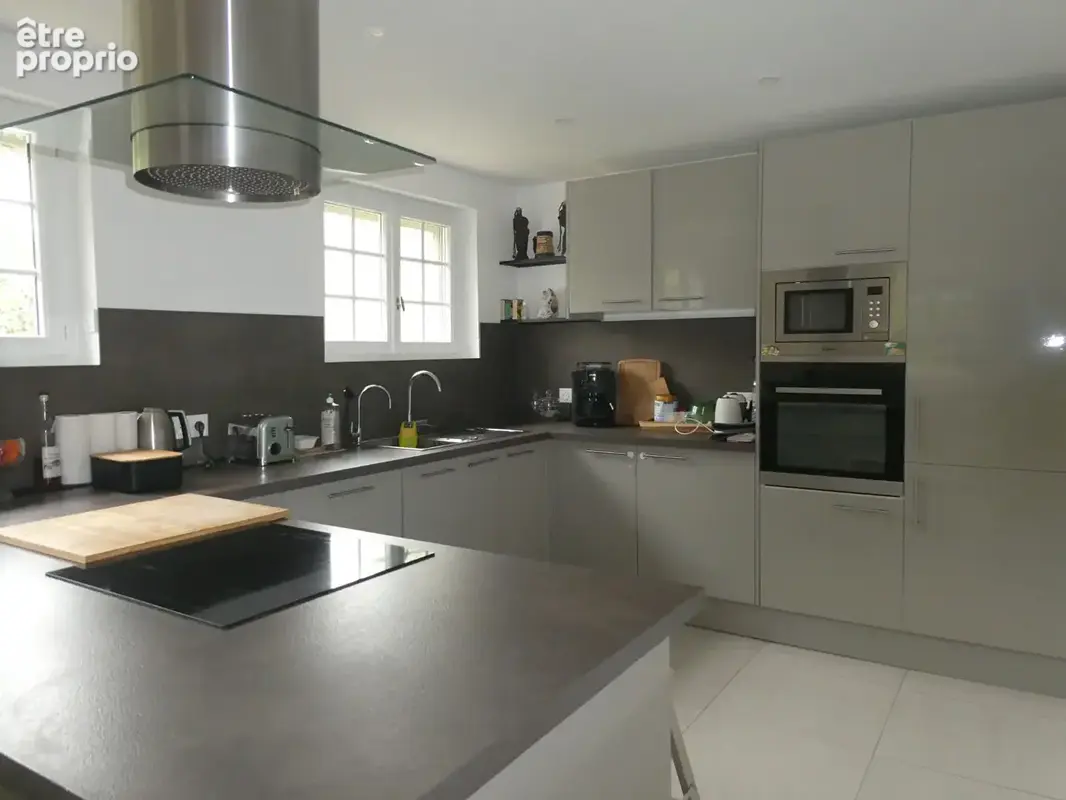 Maison Lisieux, 137 m², 5 ch dont 2 en rdc, 1sdb 1sd, 3138 m², véranda, pompe à chaleur. - photo 3