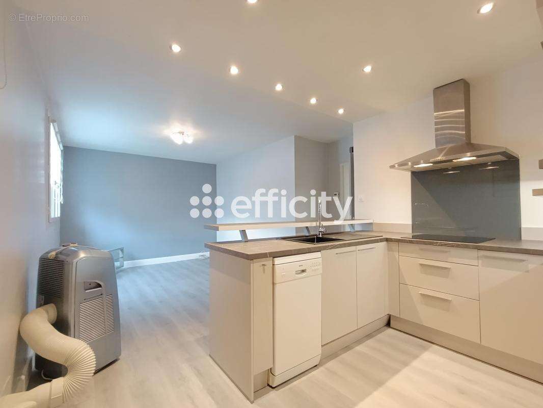 Appartement à SAINT-MARTIN-D'HERES