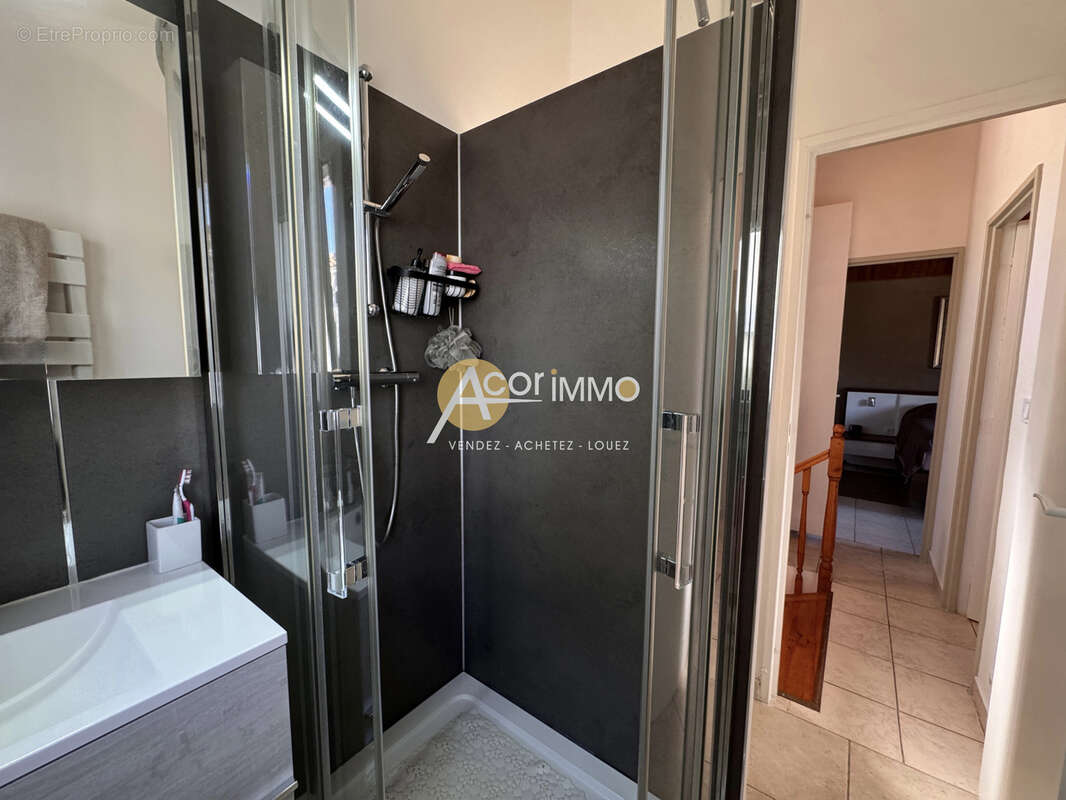 Sanary La plaine du Roy , Maison T4 88 M2 sur un terrain de 420 m2 - photo 6