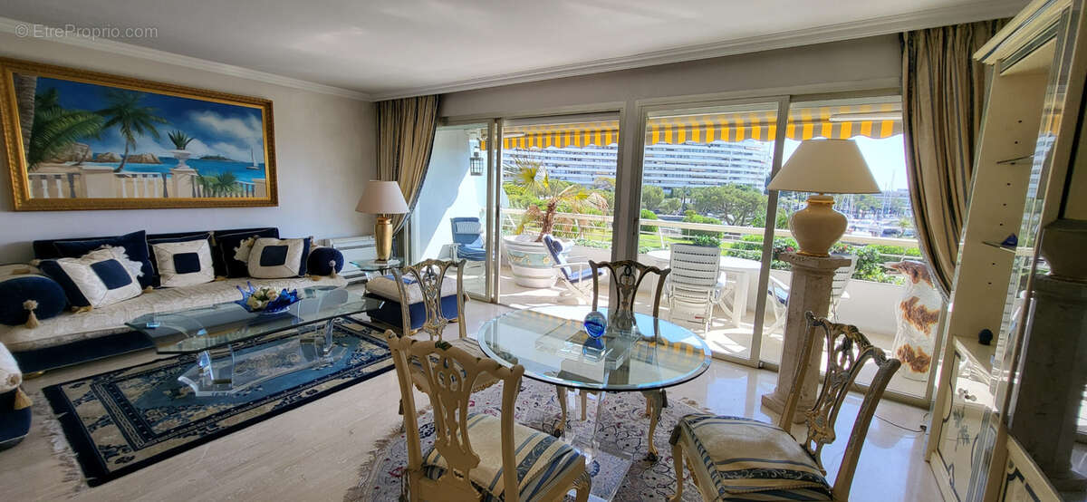 Appartement à VILLENEUVE-LOUBET