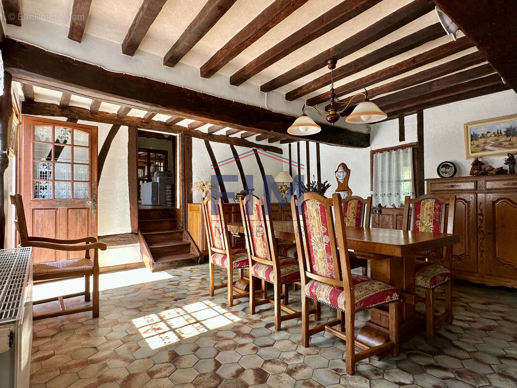 Maison à NEUFCHATEL-EN-BRAY