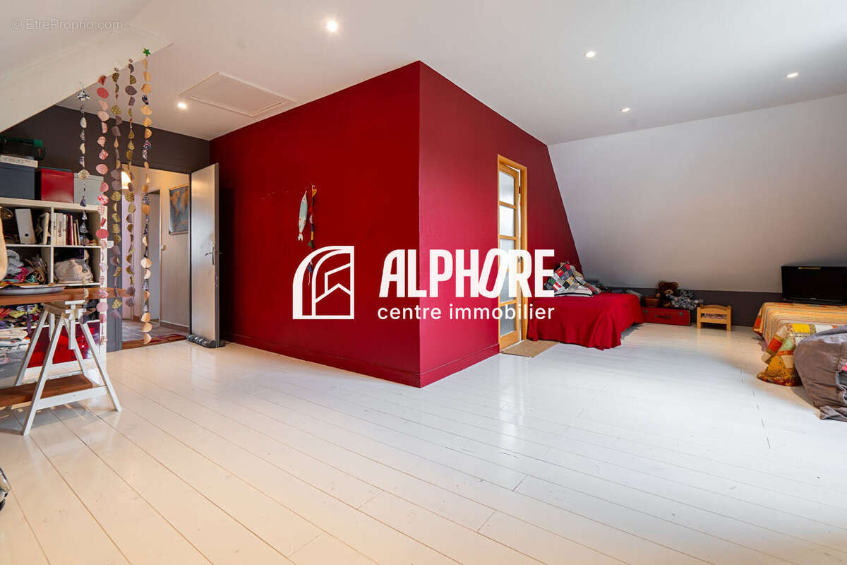 Maison à SAINT-ETIENNE-DE-MONTLUC