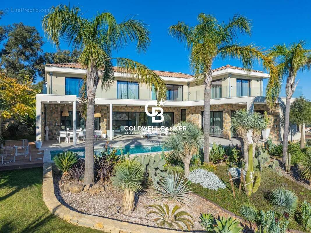 Maison à CARQUEIRANNE