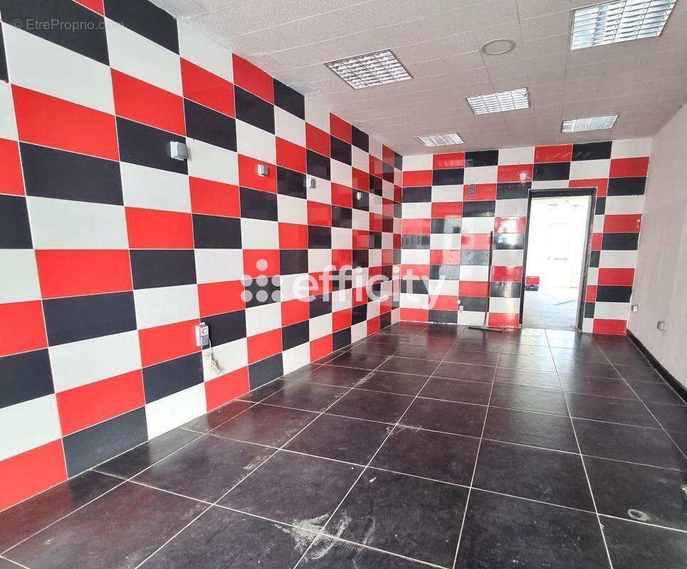 Commerce à SAINT-AMAND-LES-EAUX