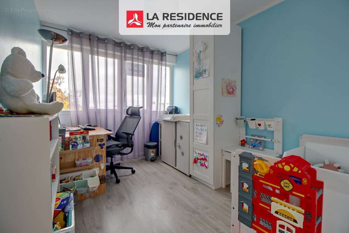 Appartement à LES CLAYES-SOUS-BOIS