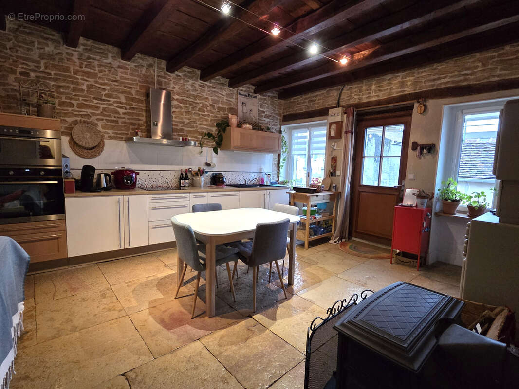 Maison à NUITS-SAINT-GEORGES