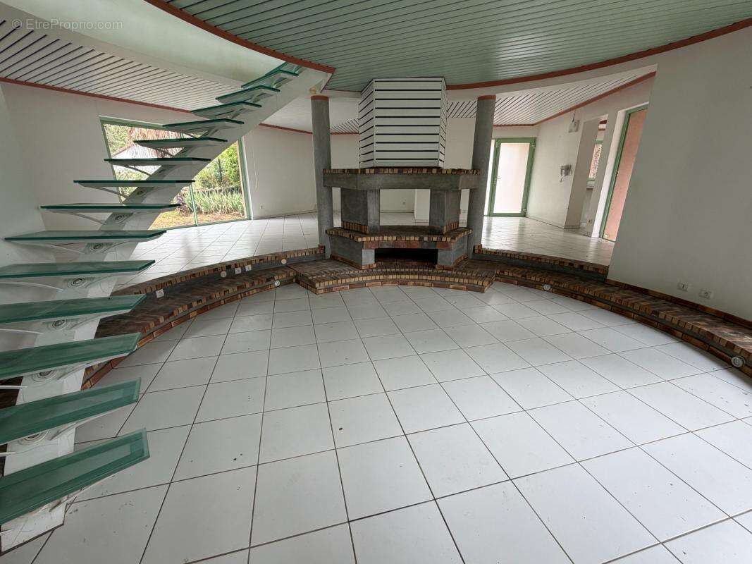 Maison d'architecte 190 m2 - 6 pieces - piscine - photo 3