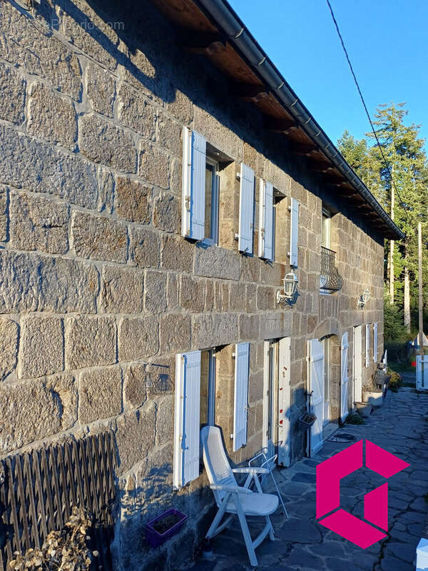 Maison à SAINT-JEURES