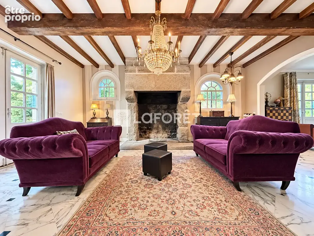 Maison de caractère - terrain  arboré et clôturé de + de 2 500 m² - photo 3