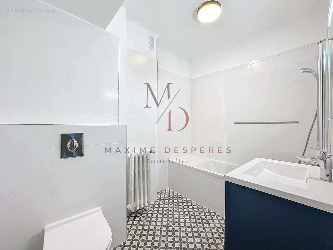 Appartement à COURBEVOIE